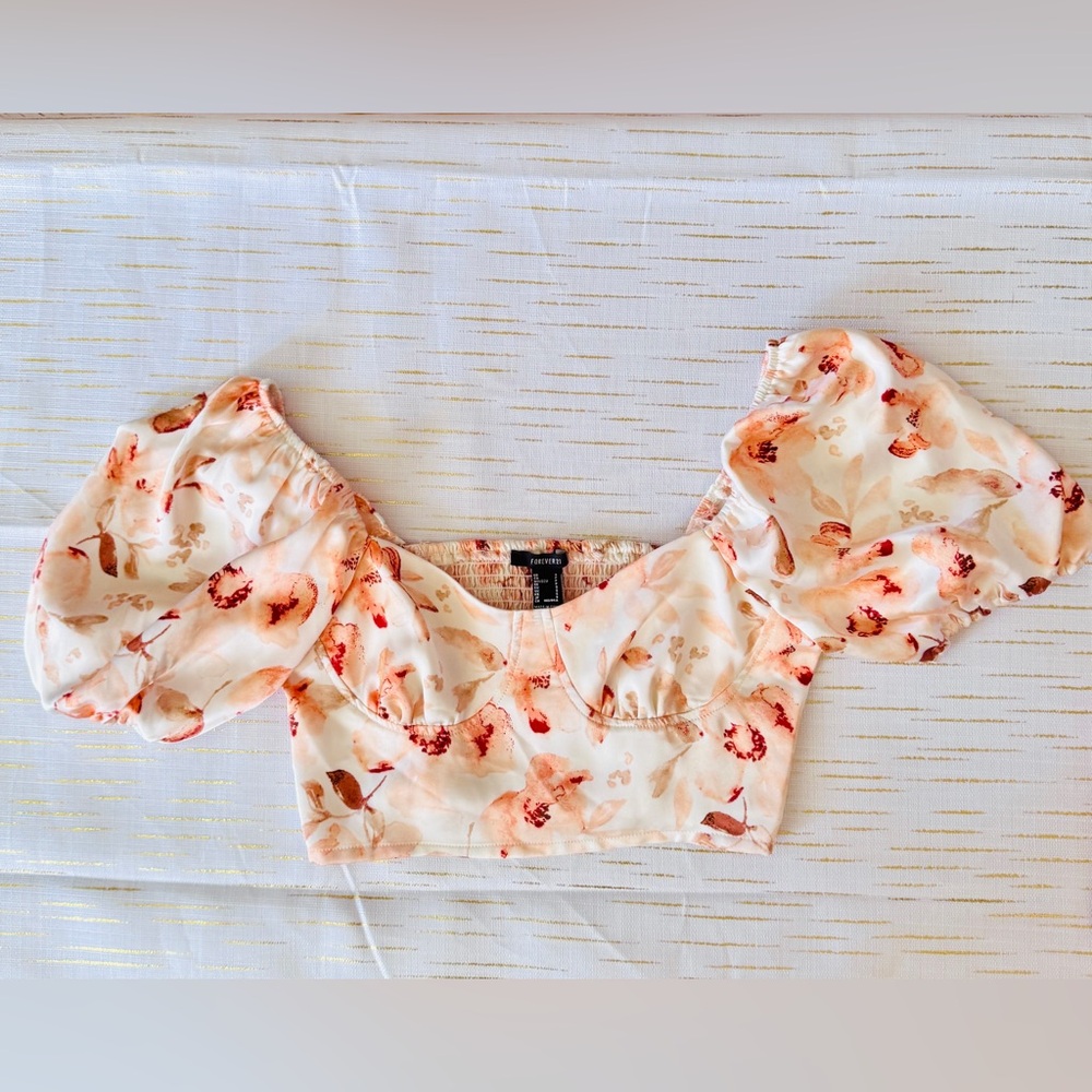 🌸 Forever 21 Floral Puff Sleeve Crop Top